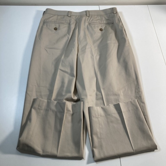 LL Bean Pants 34x28 Beige Pleated Khaki Straight Chino Natural Fit Casual - Picture 4 of 8